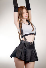 [Net Red COSER Photo] Pêssego leitoso - Aerith Tifa Swap