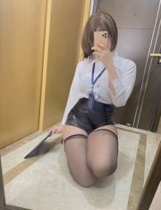 二次元巨乳美女鹿野希 fantia 2021.11.18 エロol勤務中~邪魔しないでよ(p1+p2)