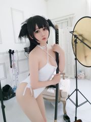 [Beauty Coser] Đó là "Love Rock" của Yichan