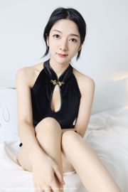 Angela likes cats "Classical Cheongsam + Modern Sexy Black Silk" [美媛館MyGirl] Vol.326